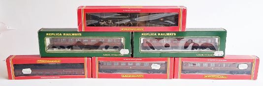 Hornby 00 gauge R.330 BR 2-10-0 Loco 9F Class together with two R.474 LMS Composite Coach, R.475 LMS