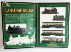 Hornby  R795 Lord of the Isles GWR Train Pack containing 4-2-2 GWR Green 3031 