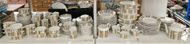 Midwinter 'Sienna' pattern part dinner service (2 shelves)