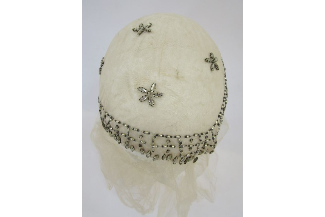 A 1920's wedding headdress, glass bead decoration, and a Edwardian cream linen parasol trimmed - Image 3 of 3