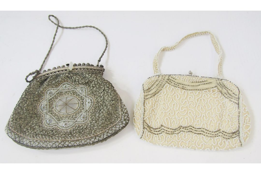 Vintage evening bag with silver-coloured thread and beads, silver-coloured metal frame, a cream - Image 3 of 3
