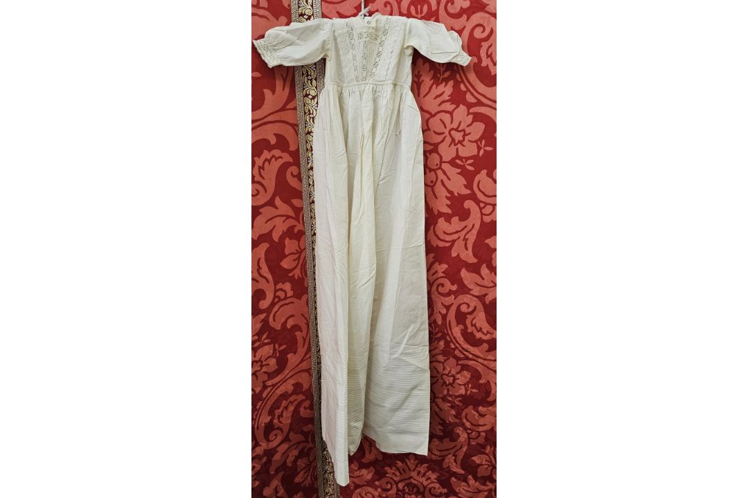 Various christening gowns and baby gowns to include whitework, Ayrshire, smocking, pintucked, - Image 4 of 4