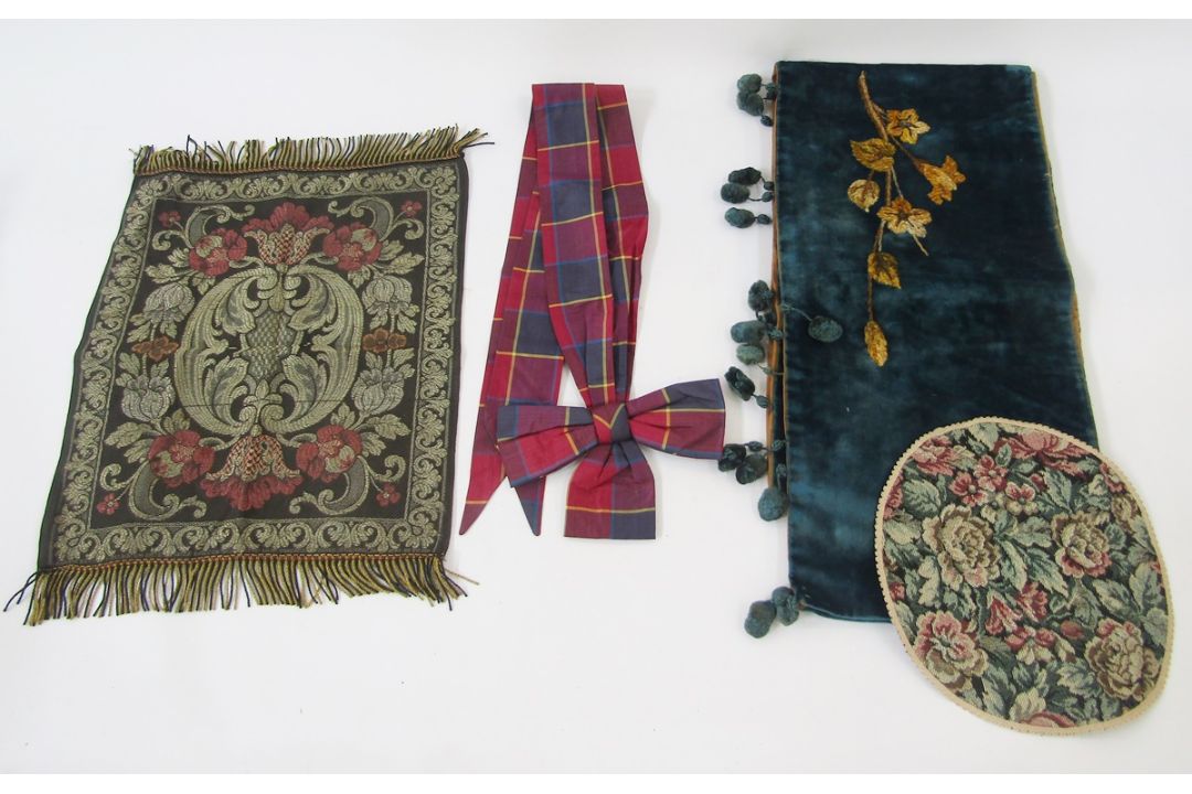 A large quantity of passementerie to include braid trims, cord and fringe detail, tie backs, three - Image 6 of 7