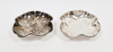 Pair of Edward VII silver trinket dishes, Birmingham 1902, Deakin & Francis Limited, of petal