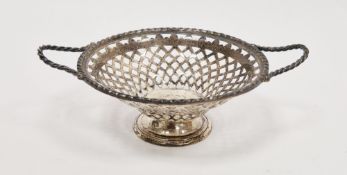 George V silver bon bon dish, Birmingham 1912, Levi & Salaman, of circular form with rope twist edge
