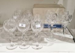 20th century cut glass composite part table service cut with fans of diamonds comprising thirteen