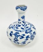 Chinese porcelain blue and white guglet with garlic neck, perhaps Kangxi Dynasty, painted with