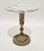 Lamp/side table having an arabescato round marble top, on a brass pedestal with circular foot,