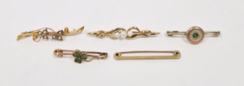 9ct gold and triple pearl scroll pattern bar brooch, a 9ct gold and seedpearl bar brooch, a 9ct gold