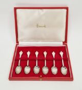 George V set of six silver coffee spoons, Sheffield 1921, Thomas Bradbury & Sons, the handles of