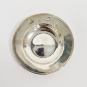 Elizabeth II small silver armada dish, of traditional form, hallmarked Sheffield, 1994, makers marks