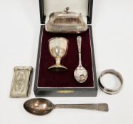 Cased silver egg and spoon set, Birmingham 1989 and 1990, A T Cannon Ltd together with a silver