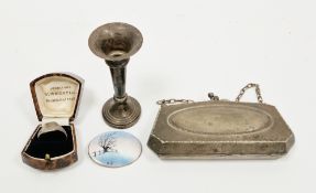 George V silver handled walking cane, London 1923, Henry Tracy & Sons, having an ebony shaft, a