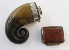 19th century horn snuff mull with unmarked white metal mounts, hinge and knob to lid, 8cm long,