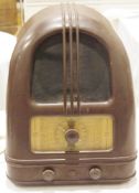 Art Deco Philco 444 people's set brown bakelite two band valve radio, 42cm high x 35cm wide