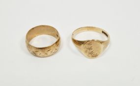 Gent's 9ct gold signet ring, ring size U, and a gent's 9ct gold wedding ring, ring size N, both with