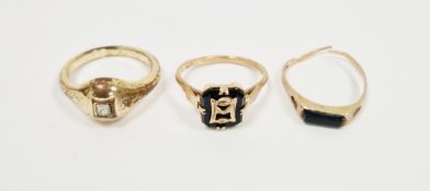 9ct gold ring set with onyx (damaged), another onyx set gold ring marked 9ct, total weight 2.9g, and