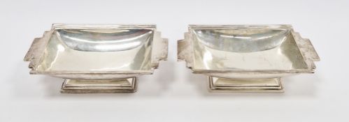 Pair Art Deco silver salts, Sheffield 1945, Walker & Hall, of rectangular form with geometric