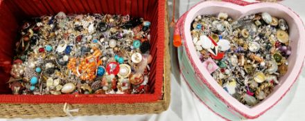 Woven sewing box and contents of costume jewellery, mainly earrings and a heart-shaped fabric sewing
