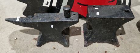 Cast iron blacksmith's anvil with a black finish and fitted stake, 33cm high x 55cm long together