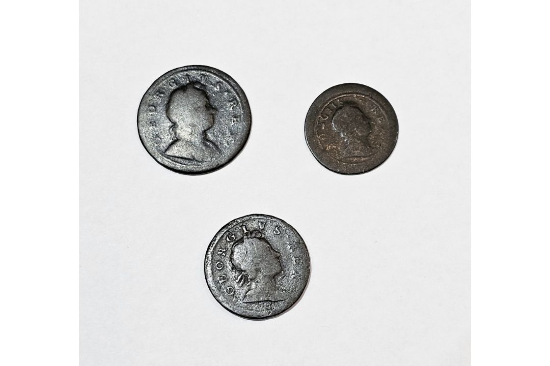 George I (1714-1727) copper coinage, 1719 farthing, second issue, some deposits in field, - Image 4 of 4