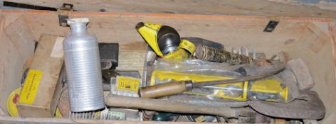 Vintage Geest Industrial Ltd wooden toolbox and contents including Shell oil can, a Stanley plane, a