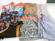 Quantity of mid-century house coats, pinnies and aprons, cotton, various patterns