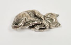 Silver model of a cat lying with a mouse in its front paws, London 1991, maker DCM, 5.2cm long,