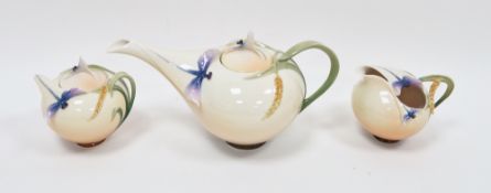 Franz porcelain Art Nouveau style part tea service, comprising: a teapot and cover, milk-jug and a