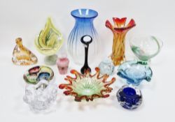 Quantity of art glass comprising a Murano glass bowl or organic form in green and red colourway, a