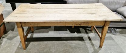 19th century sycamore and elm dining table, three plank top with cleated ends, on pegged square