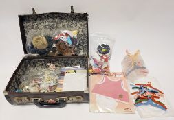 Collection of Pedigree Sindy and other fashion doll accessories including a Sindy dream date