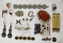 Late Victorian gilt metal and red agate stone brooch, 6.5cm wide, a silver-coloured metal leaf