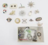 Quantity brooches to include diamante and mosaic