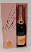 Veuve Clicquot Rose Champagne in original box 750ml 12.5% vol