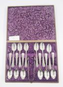 Victorian cased set of 12 silver teaspoons and sugar tong set, London 1889, Josiah Williams & Co,