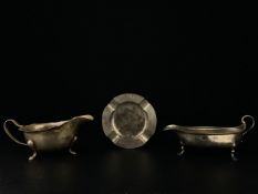 Three hallmarked items of silver to include an early 19th century Mappin & Webb ashtray along with