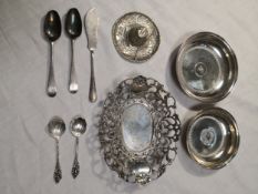 A mixed collection of .925 and .800 hallmarked English and Mexican silver to include a repousse
