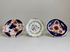 A collection of three porcelain plates to include two Gaudy Welsh Tricorn pattern and one C.1820