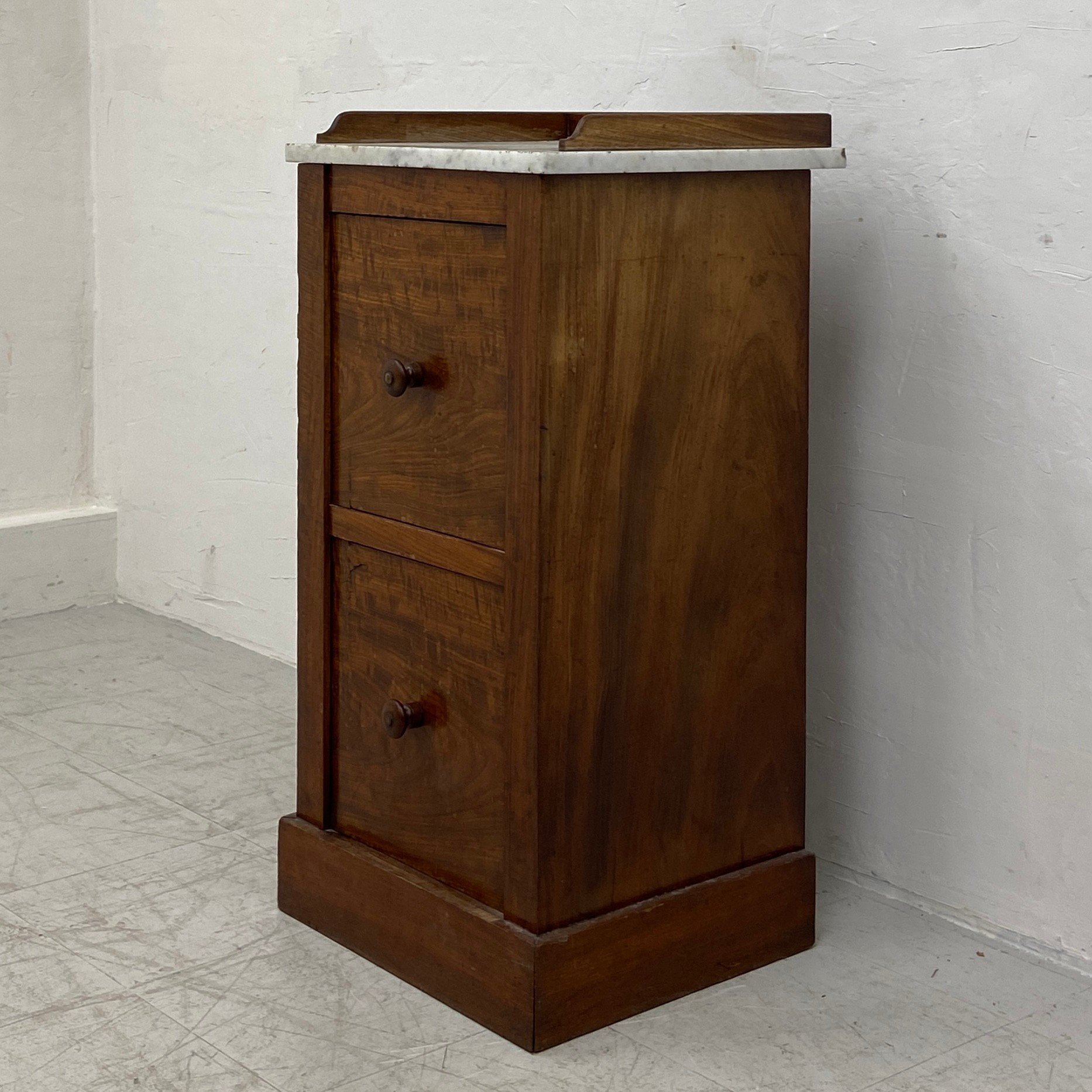 A Louis Philippe flame mahogany bedside cabinet with marble top above a faux twin drawer door - Image 5 of 5