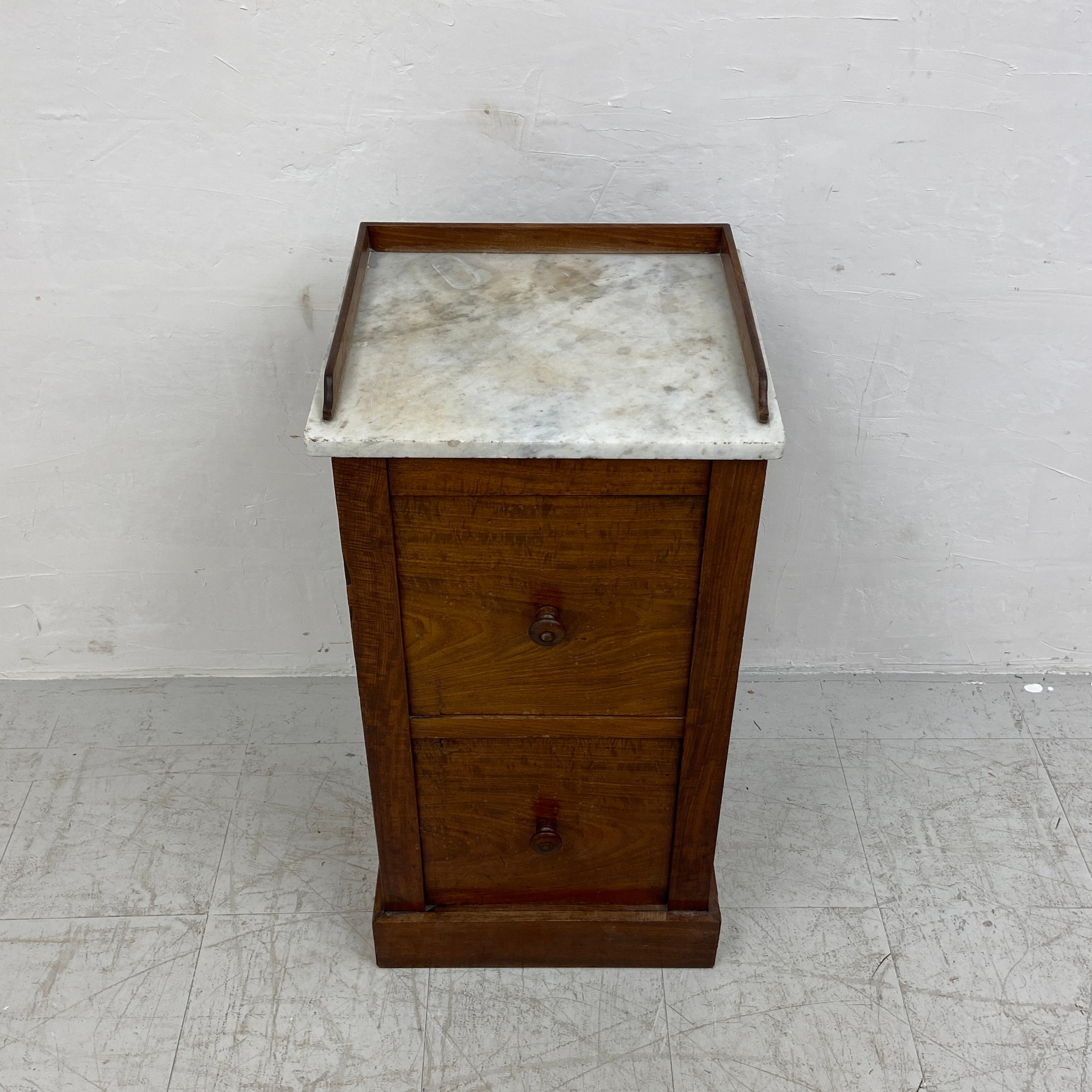 A Louis Philippe flame mahogany bedside cabinet with marble top above a faux twin drawer door - Image 3 of 5