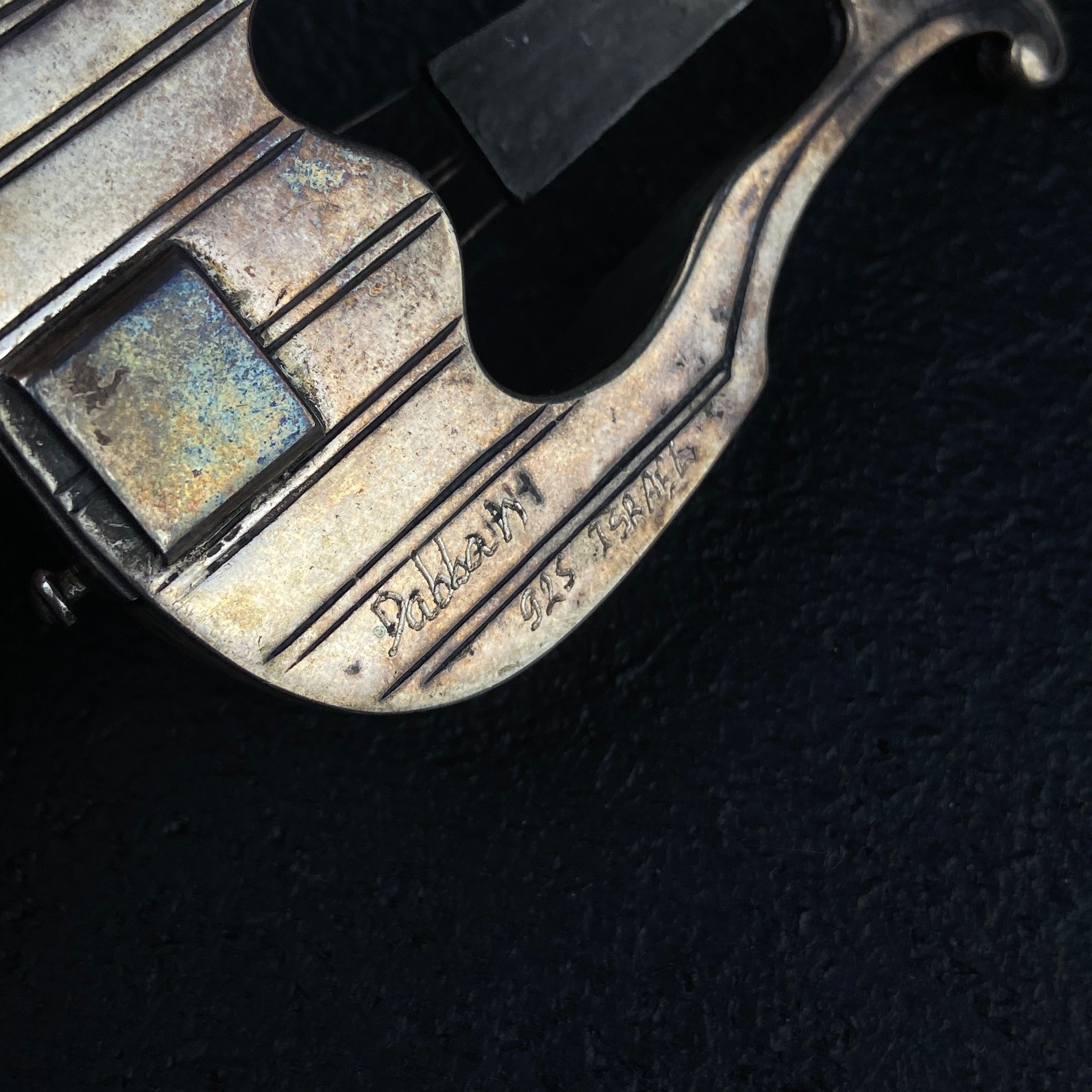 A miscellaneous collection of hallmarked silver items. Gross weight not including box: 243g. - Image 5 of 9