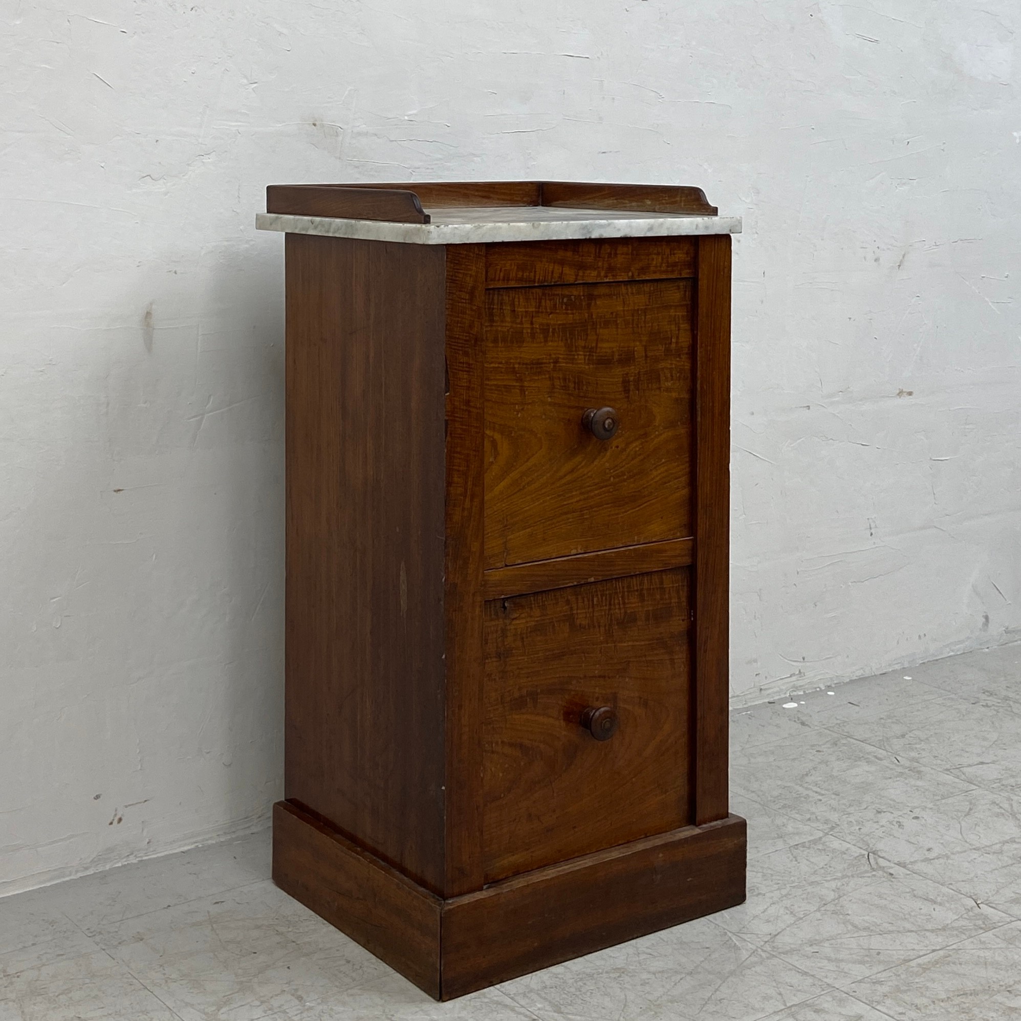 A Louis Philippe flame mahogany bedside cabinet with marble top above a faux twin drawer door - Image 4 of 5