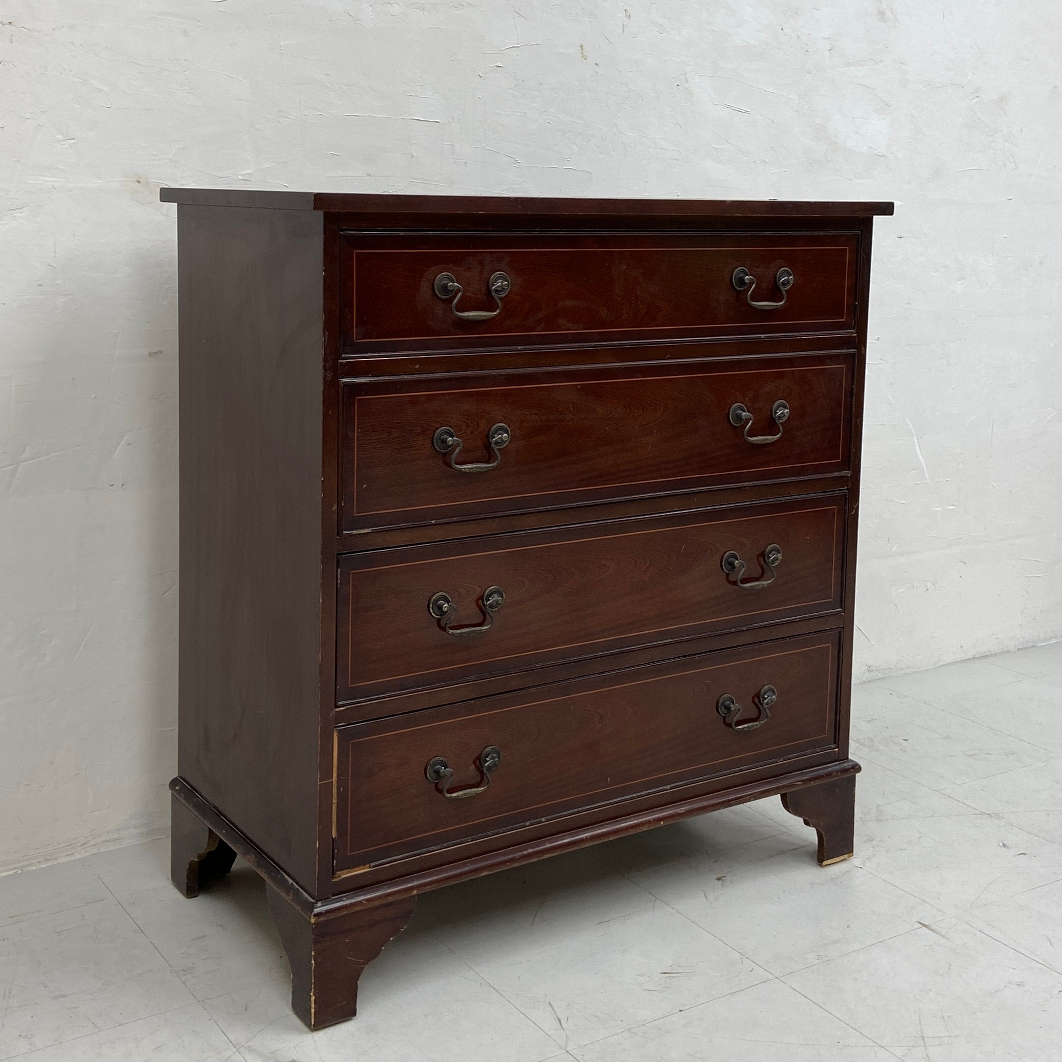 A Georgian style mahogany chest of four long graduating drawers with brass swan-neck handles - Image 3 of 5