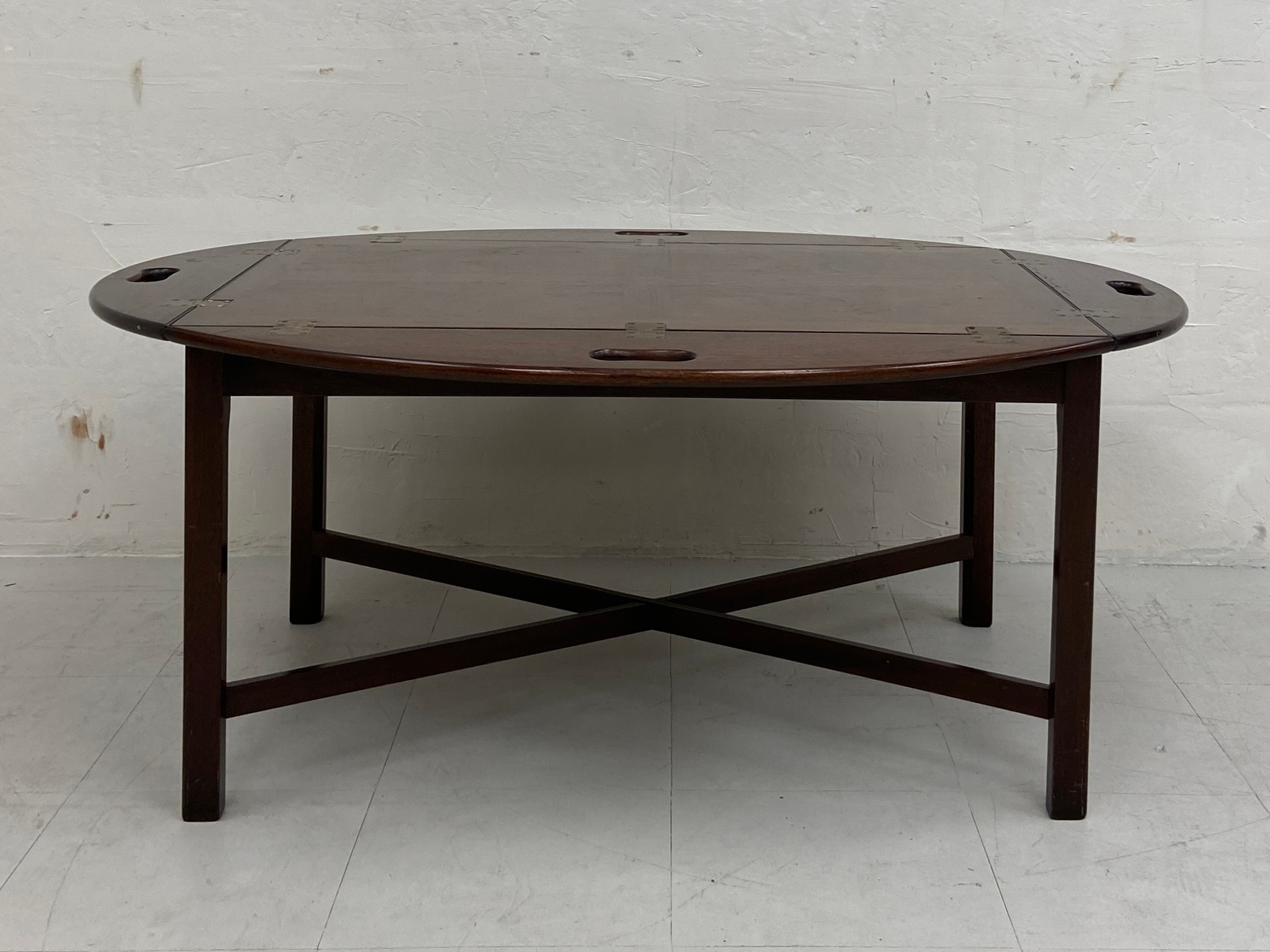 A large 19th century mahogany butler's tray table in two parts having an oval top with hinged - Image 3 of 5