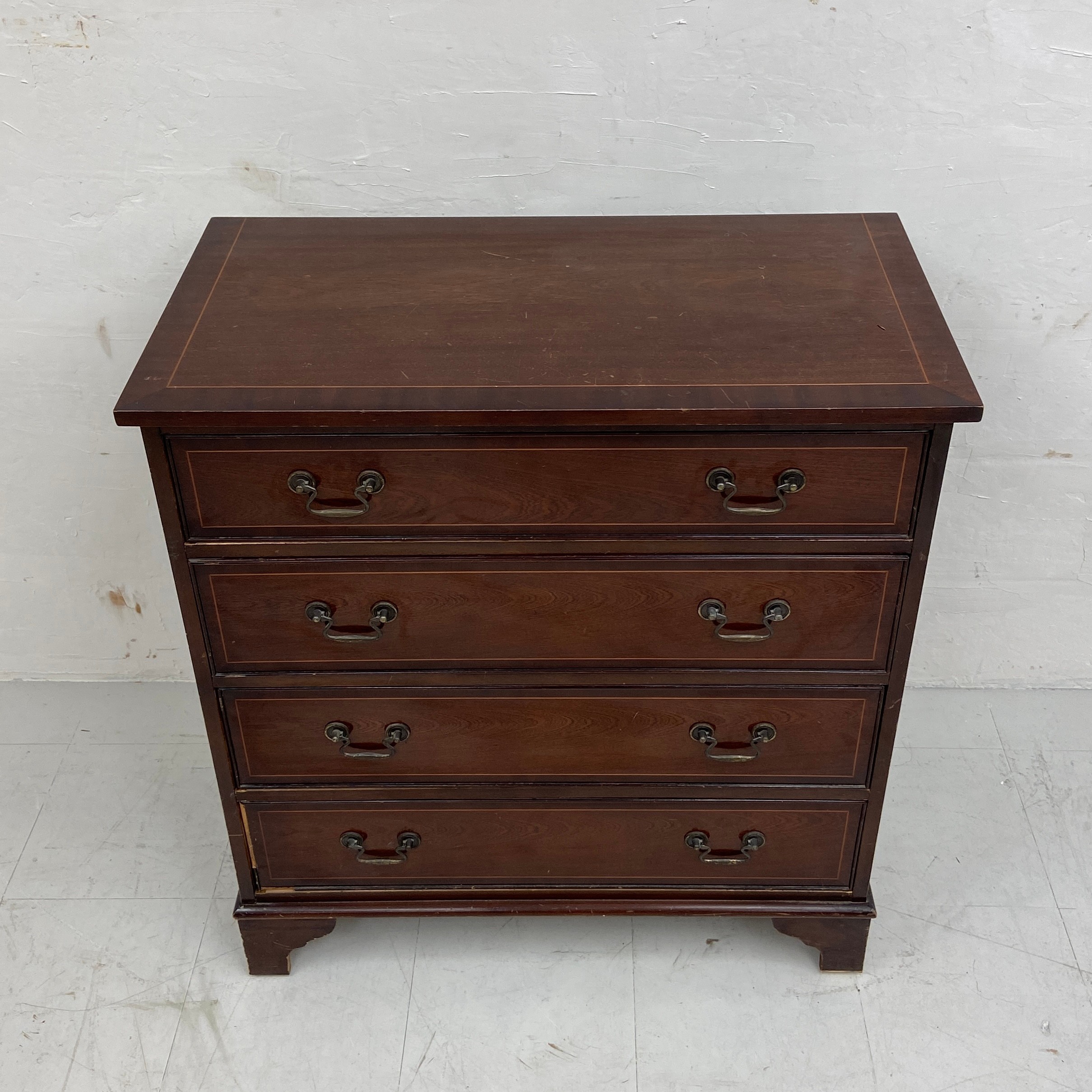 A Georgian style mahogany chest of four long graduating drawers with brass swan-neck handles - Image 2 of 5