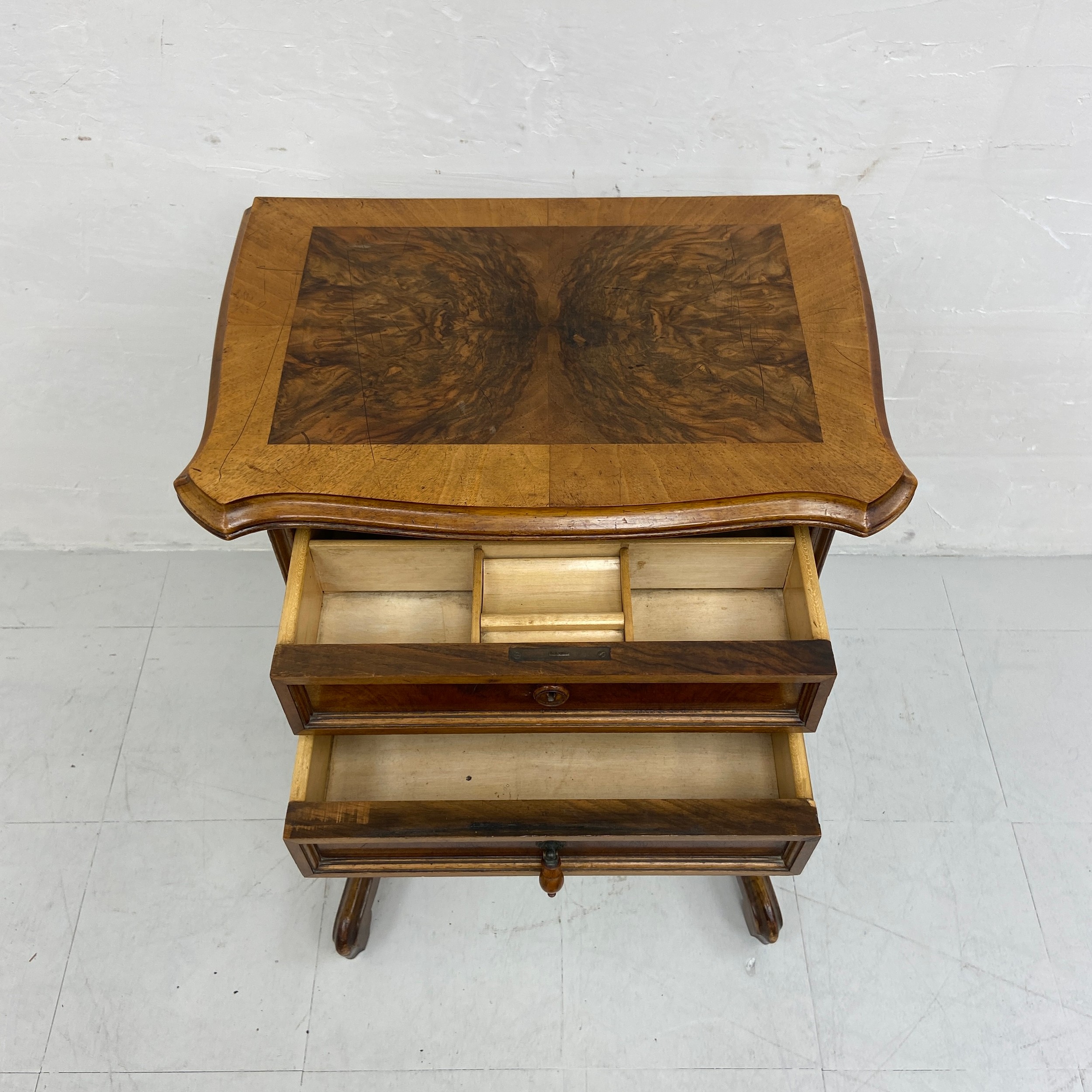 A 19th century Continental walnut side or work table having a book-matched and crossbanded revolving - Image 4 of 7
