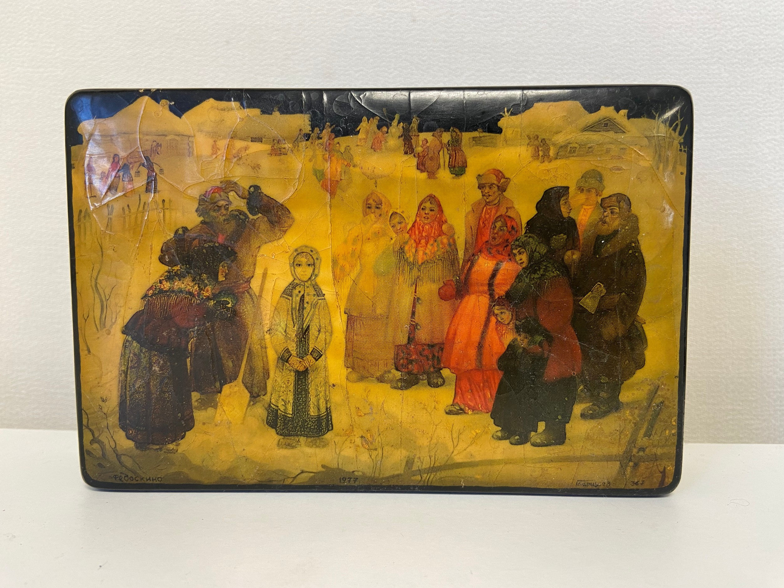 Two vintage Russian lacquered papier mache lidded boxes decorated with Fedoskino village scenes. - Image 2 of 8