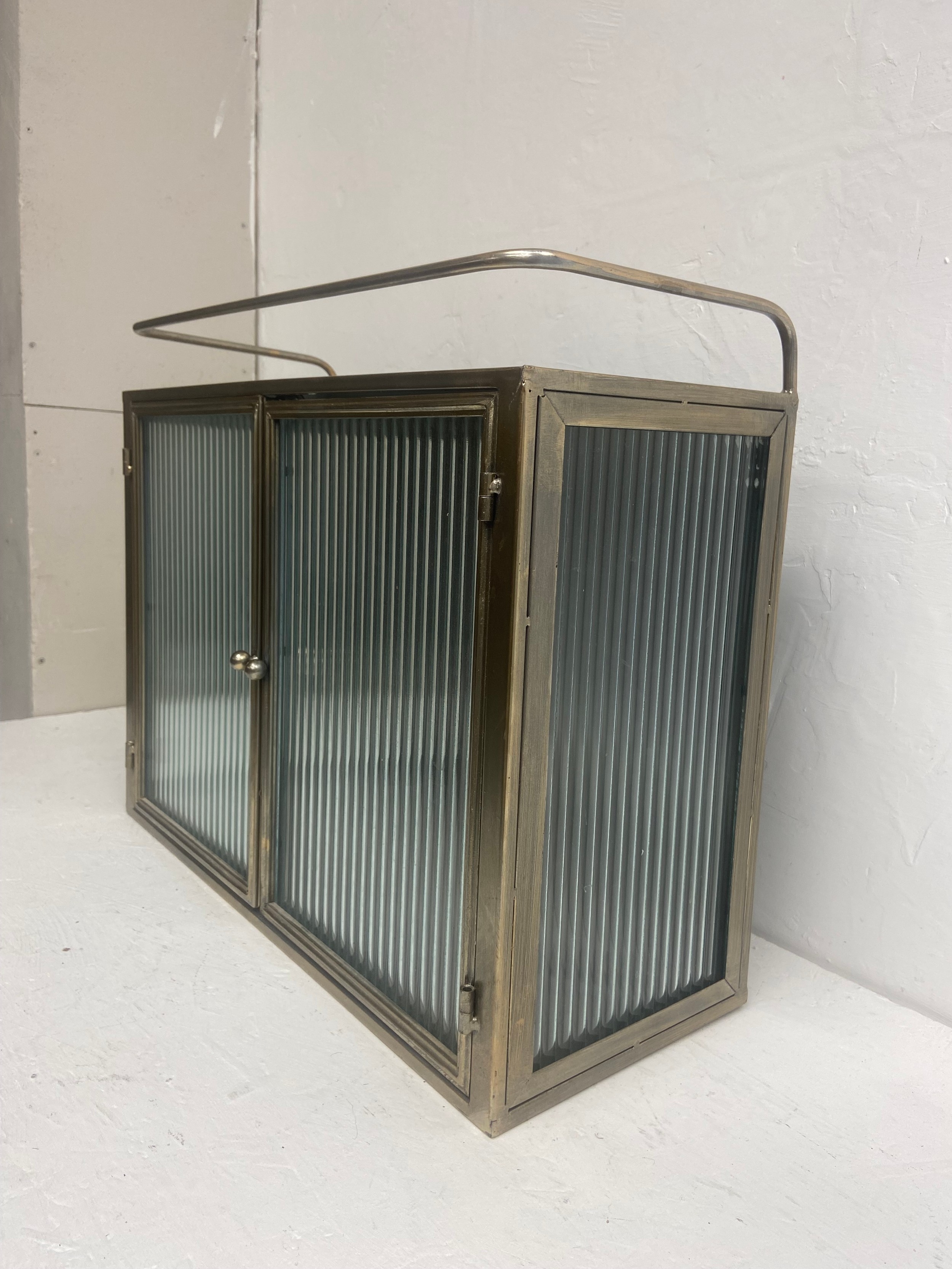 A contemporary retro styled metal wall hanging cabinet. H.46 W.55 D.22cm. - Image 4 of 4