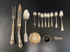 A miscellaneous collection of English hallmarked and Continental silver. Weight 196g (Excluding